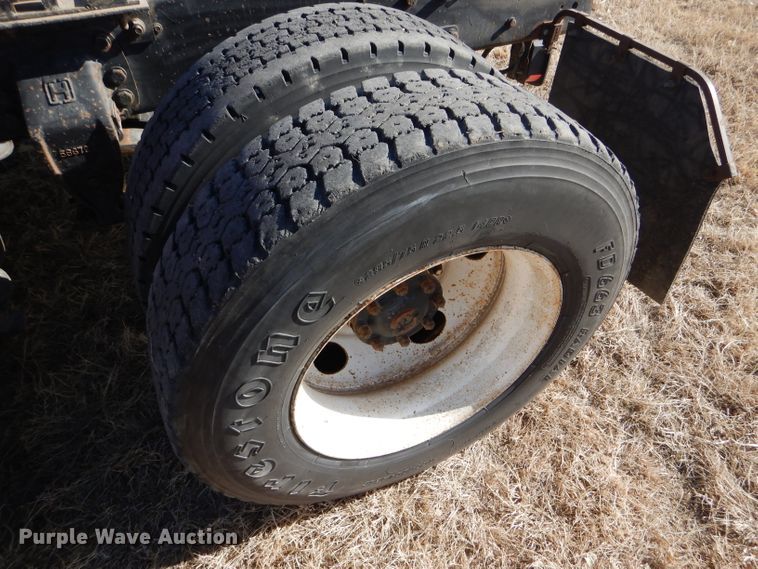 image for item GX9739 1994 Ford L9000 AeroMax semi truck