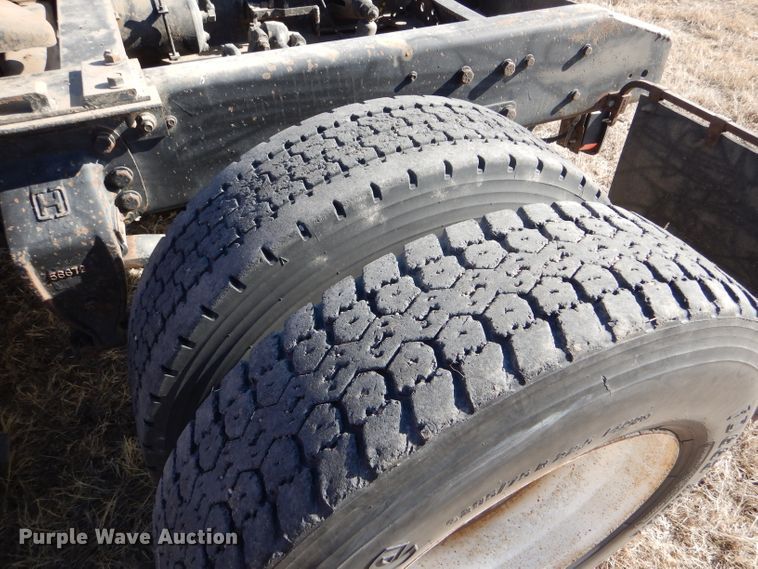 image for item GX9739 1994 Ford L9000 AeroMax semi truck