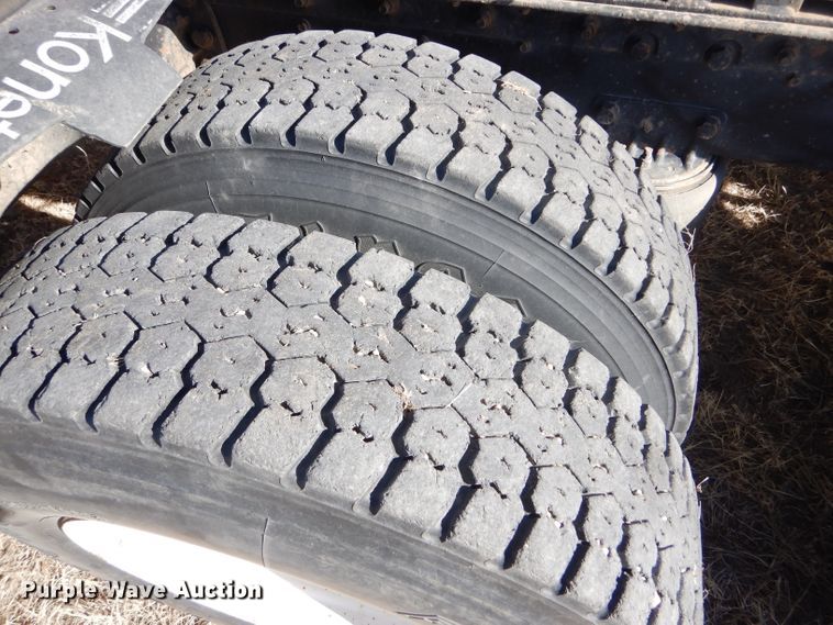 image for item GX9739 1994 Ford L9000 AeroMax semi truck