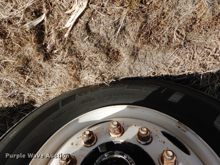 image for item GX9739 1994 Ford L9000 AeroMax semi truck