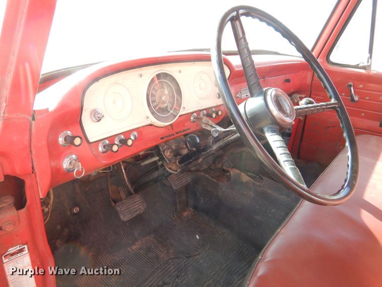 image for item GX9740 1966 Ford 600 grain truck