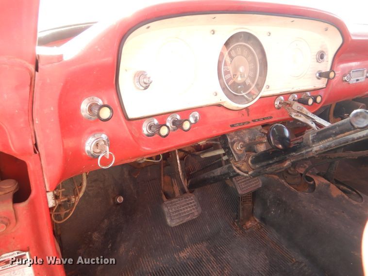 image for item GX9740 1966 Ford 600 grain truck