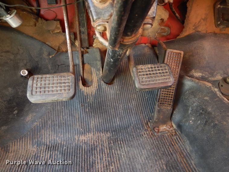 image for item GX9740 1966 Ford 600 grain truck