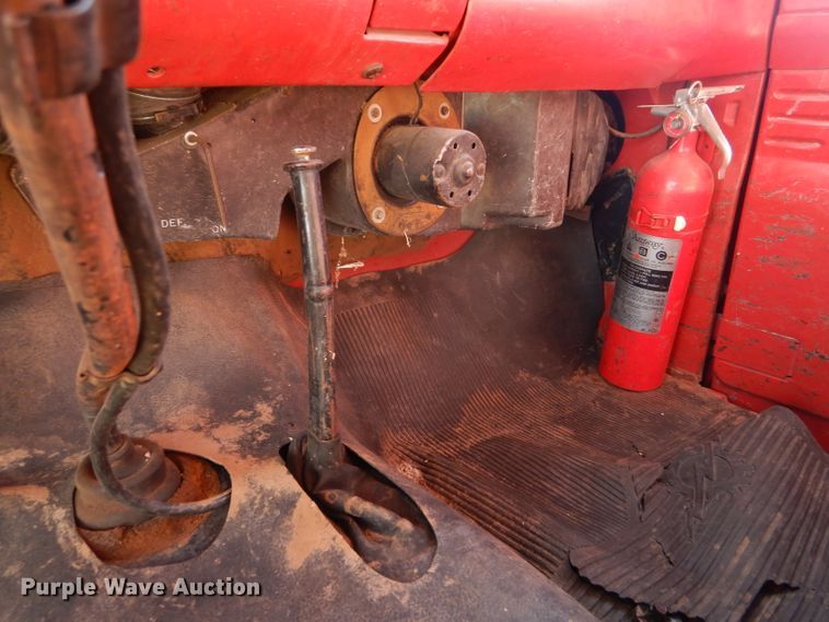 image for item GX9740 1966 Ford 600 grain truck