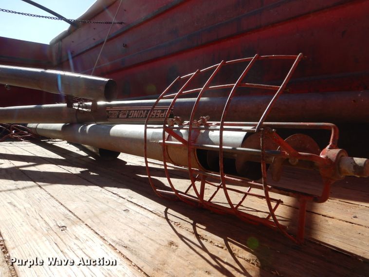 image for item GX9740 1966 Ford 600 grain truck