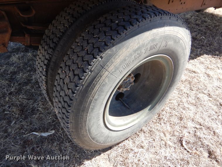 image for item GX9740 1966 Ford 600 grain truck