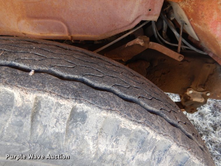 image for item GX9740 1966 Ford 600 grain truck