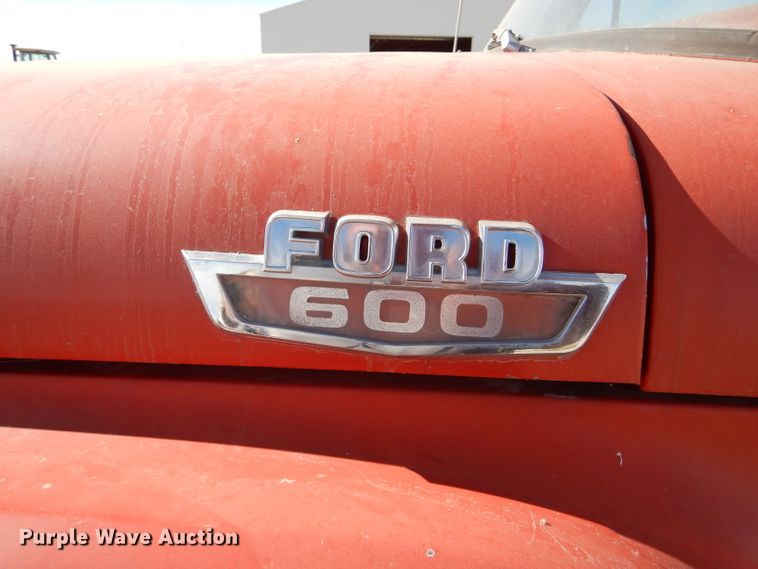 image for item GX9740 1966 Ford 600 grain truck