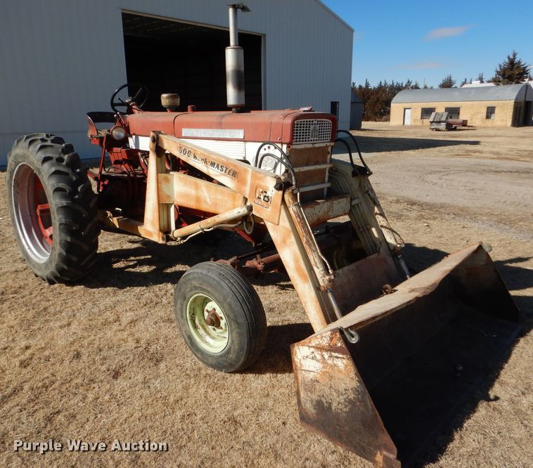 image for item GX9741 1959 Farmall 560 tractor