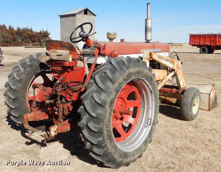 image for item GX9741 1959 Farmall 560 tractor