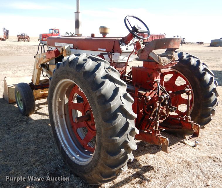 image for item GX9741 1959 Farmall 560 tractor
