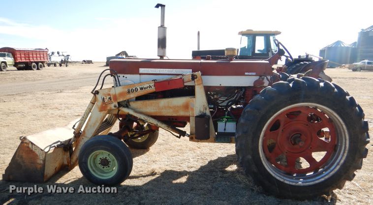 image for item GX9741 1959 Farmall 560 tractor