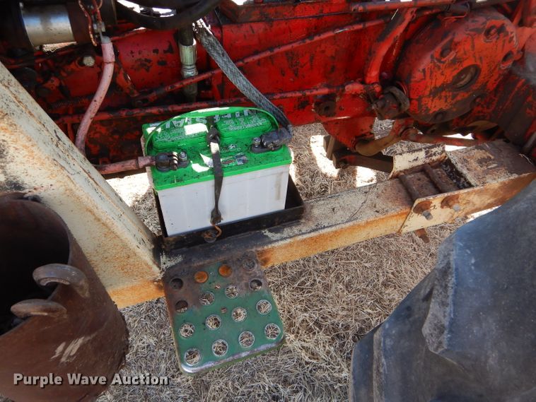 image for item GX9741 1959 Farmall 560 tractor