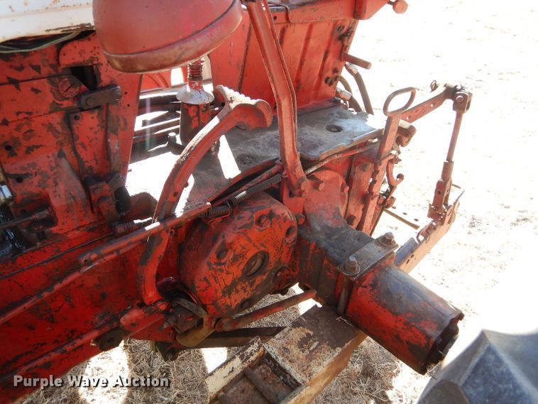 image for item GX9741 1959 Farmall 560 tractor