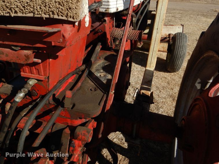 image for item GX9741 1959 Farmall 560 tractor