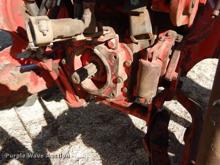 image for item GX9741 1959 Farmall 560 tractor
