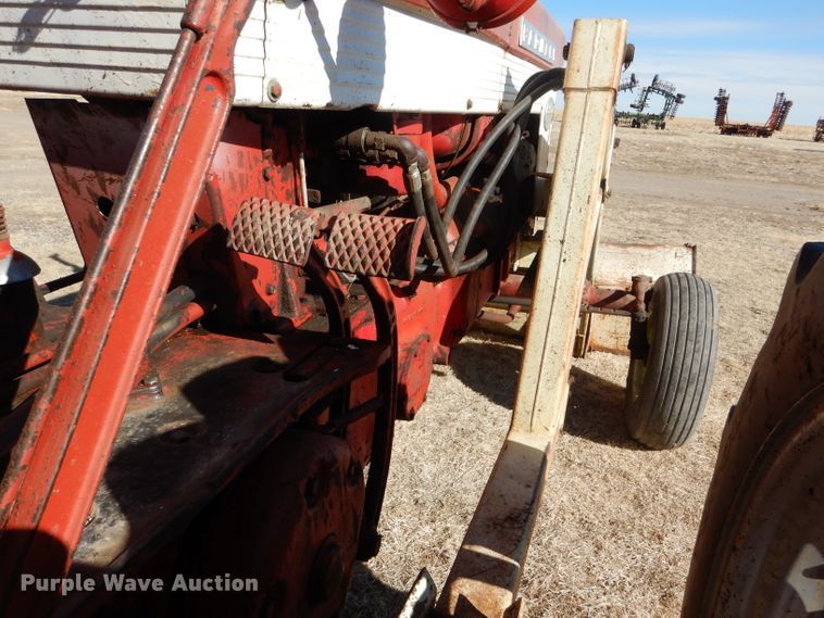 image for item GX9741 1959 Farmall 560 tractor