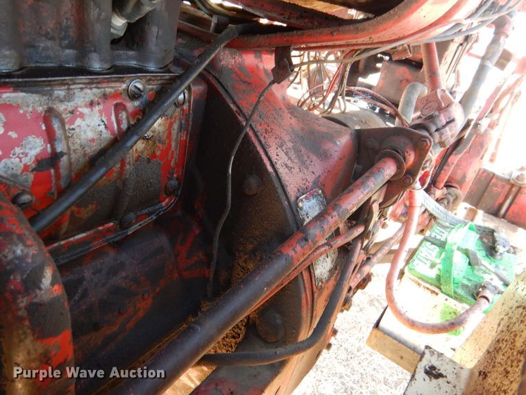 image for item GX9741 1959 Farmall 560 tractor