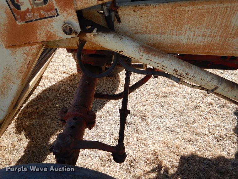 image for item GX9741 1959 Farmall 560 tractor