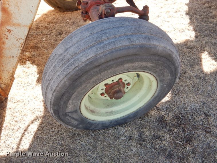 image for item GX9741 1959 Farmall 560 tractor