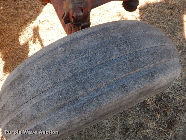 image for item GX9741 1959 Farmall 560 tractor