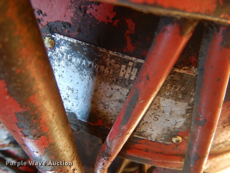 image for item GX9741 1959 Farmall 560 tractor