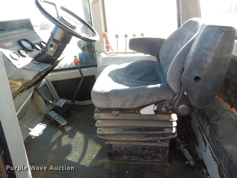 image for item GX9742 1988 Versatile 876 Designation 6 4WD tractor