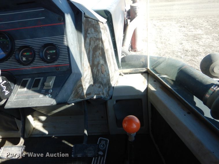 image for item GX9742 1988 Versatile 876 Designation 6 4WD tractor