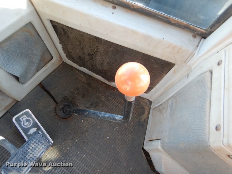 image for item GX9742 1988 Versatile 876 Designation 6 4WD tractor