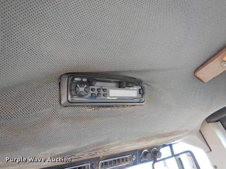 image for item GX9742 1988 Versatile 876 Designation 6 4WD tractor