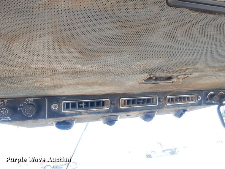 image for item GX9742 1988 Versatile 876 Designation 6 4WD tractor