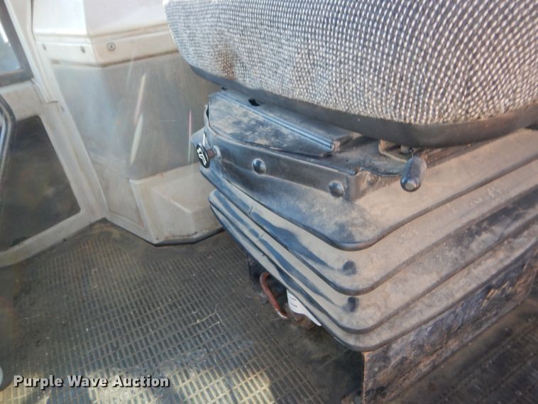 image for item GX9742 1988 Versatile 876 Designation 6 4WD tractor