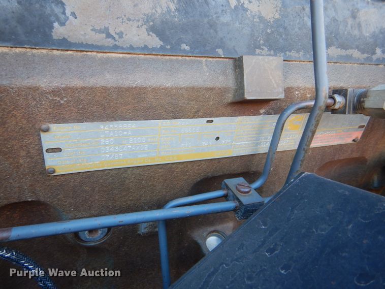 image for item GX9742 1988 Versatile 876 Designation 6 4WD tractor