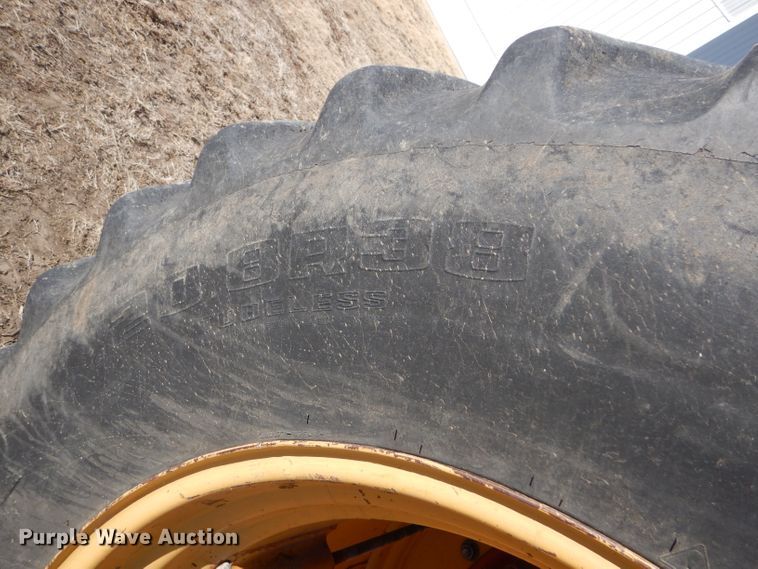 image for item GX9742 1988 Versatile 876 Designation 6 4WD tractor