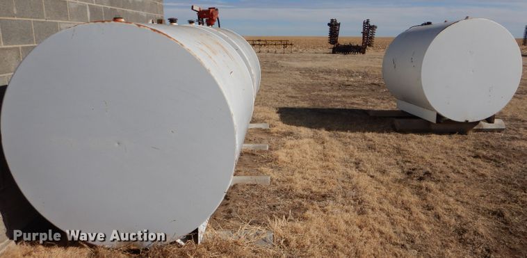 image for item GX9744 (3) fuel tanks