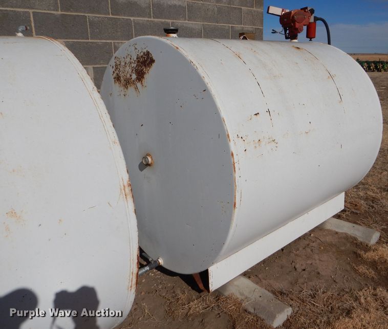 image for item GX9744 (3) fuel tanks