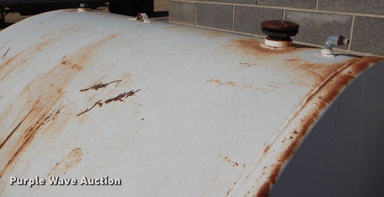 image for item GX9744 (3) fuel tanks