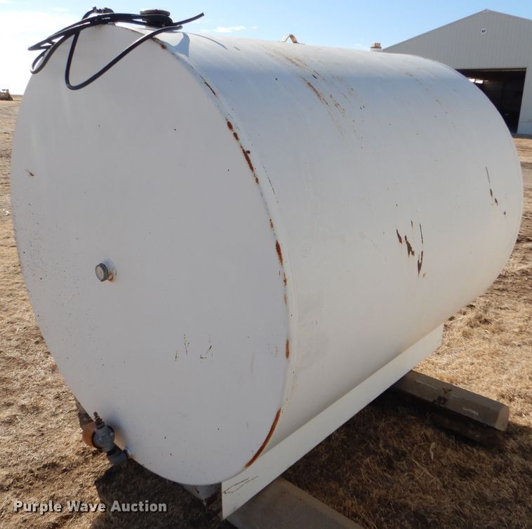 image for item GX9744 (3) fuel tanks