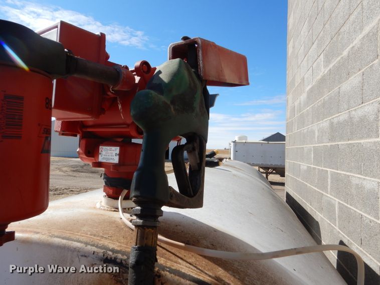 image for item GX9744 (3) fuel tanks