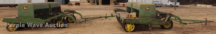 image for item GX9752 (4) John Deere 9300 hoe drills