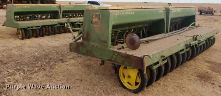 image for item GX9752 (4) John Deere 9300 hoe drills