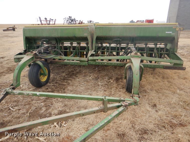 image for item GX9752 (4) John Deere 9300 hoe drills