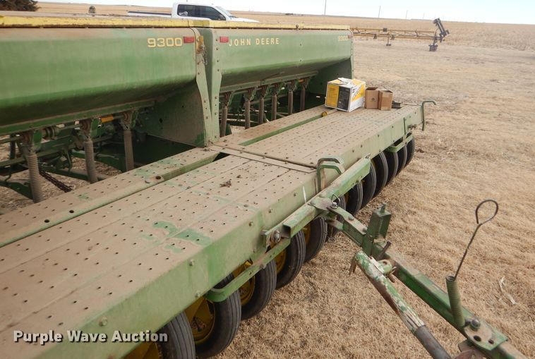 image for item GX9752 (4) John Deere 9300 hoe drills