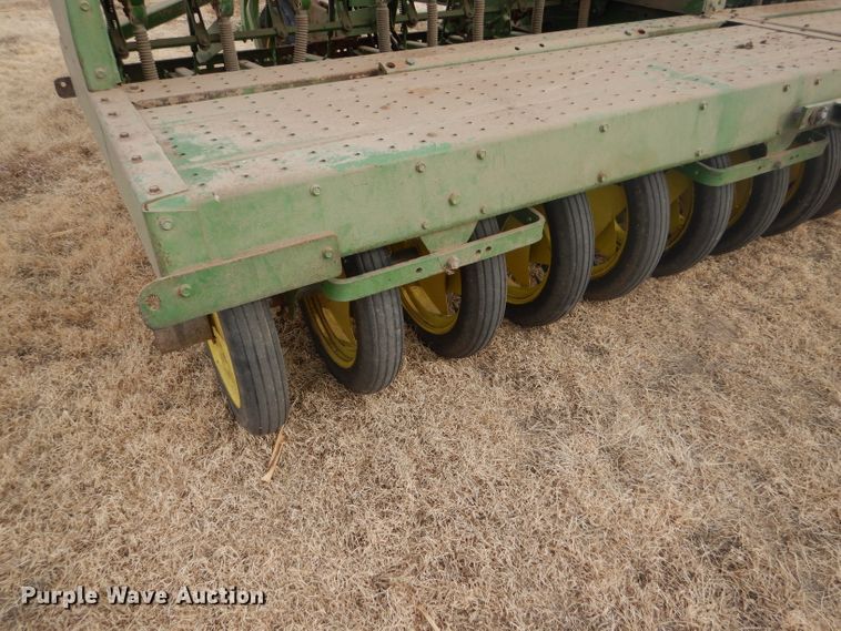 image for item GX9752 (4) John Deere 9300 hoe drills