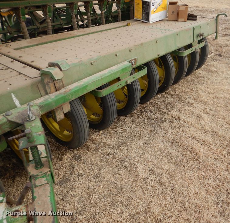 image for item GX9752 (4) John Deere 9300 hoe drills