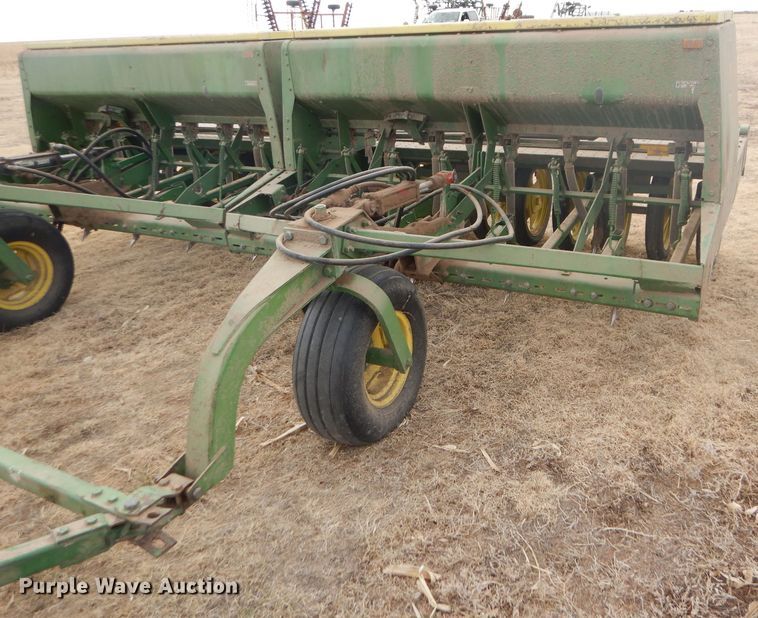 image for item GX9752 (4) John Deere 9300 hoe drills