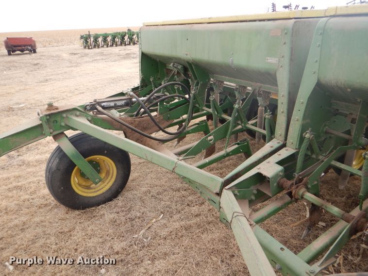 image for item GX9752 (4) John Deere 9300 hoe drills