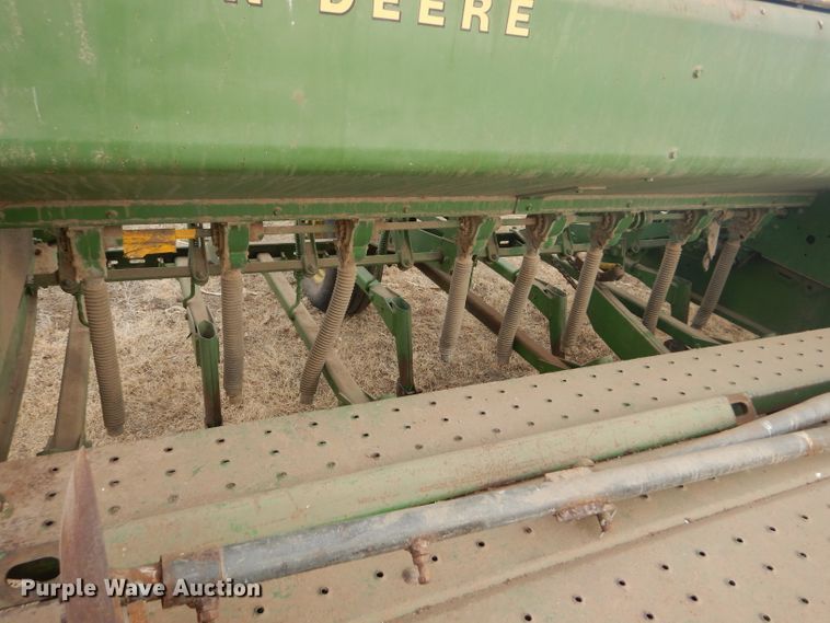 image for item GX9752 (4) John Deere 9300 hoe drills