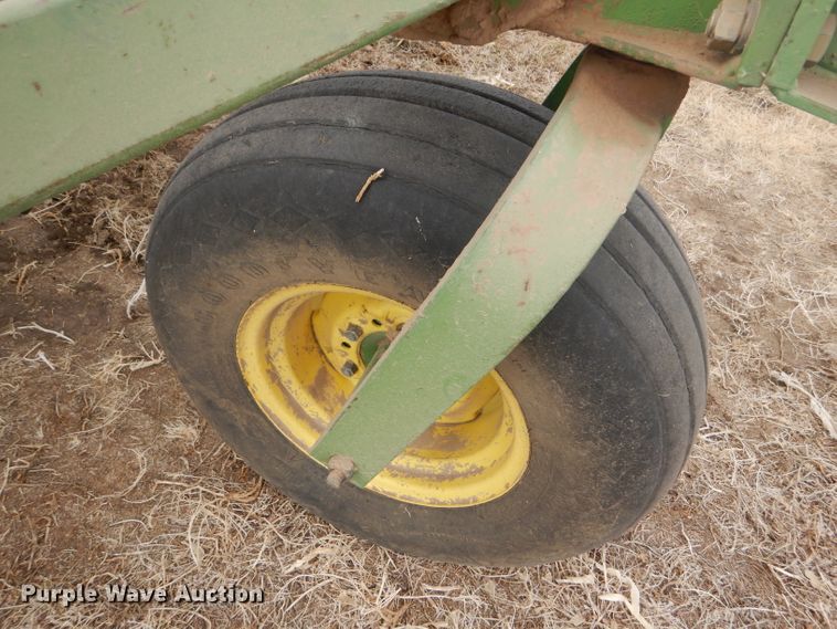 image for item GX9752 (4) John Deere 9300 hoe drills