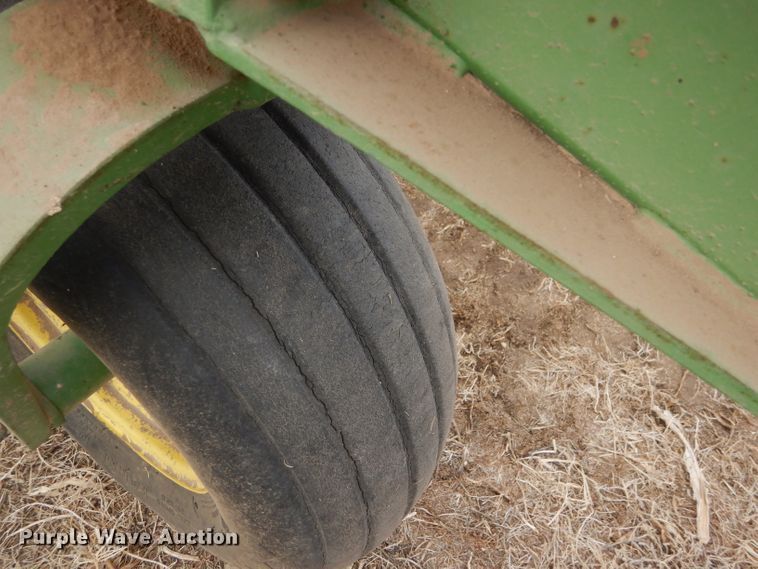 image for item GX9752 (4) John Deere 9300 hoe drills